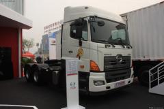 廣汽日野 700系列重卡 380馬力 6X4 牽引車(YC4251SS2PK)