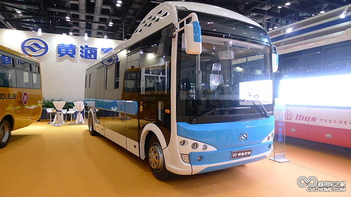 黃海8米超級巴士DD6821G01 商用車之家
