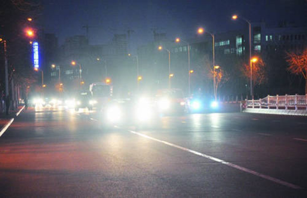 日常自行檢測(cè)車(chē)燈強(qiáng)度 助力夜間安全行駛