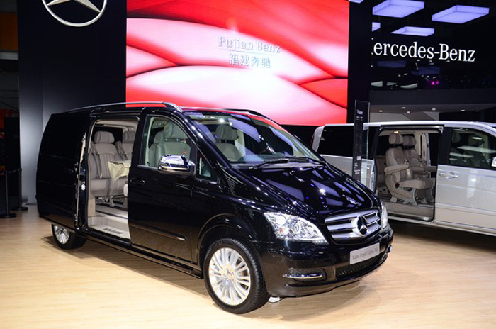 唯雅諾卓越版和唯雅諾3.0L舒適版外觀(guān)車(chē)型