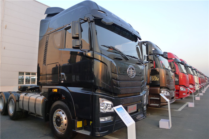 2015一汽解放商務(wù)年會(huì)展示車(chē)型