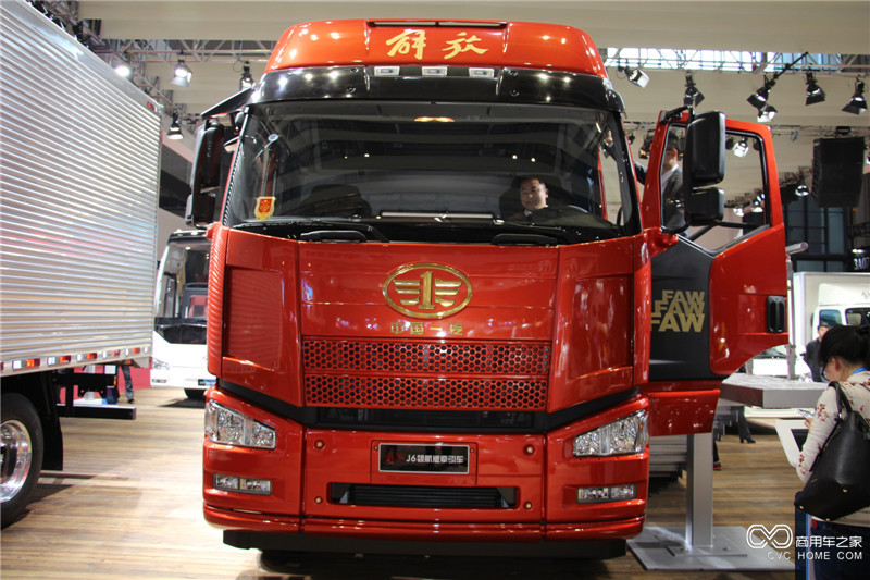 2015上海車展 一汽解放J6領航版牽引車