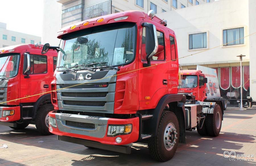 江淮 格爾發(fā)K3L 220馬力 4X2 牽引車(chē)(HFC4141P3K1A35F)