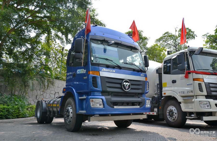 福田 歐曼ETX5系 336馬力 4X2 LNG牽引車(chē)(BJ4182SLFKA-XA)