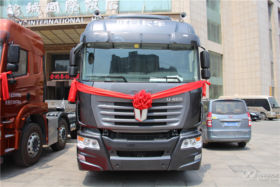 聯(lián)合卡車新U系460馬力6*4牽引車