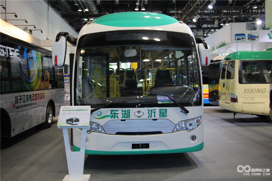 2015節(jié)能與新能源汽車(chē)成果展東湖8米電動(dòng)客車(chē)