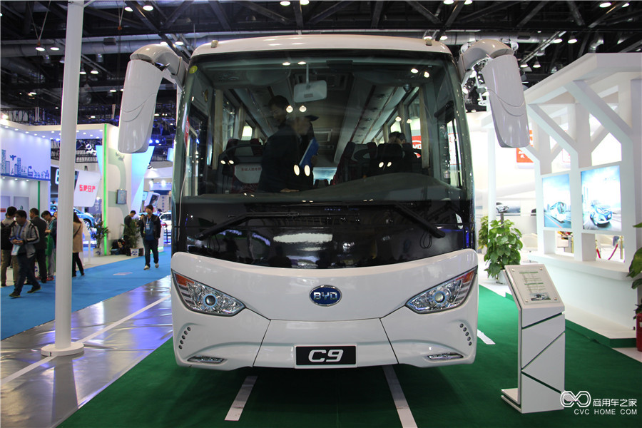 2015節(jié)能與新能源成果 展比亞迪C9純電動大巴