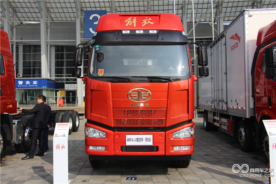 2016解放商務(wù)年會(huì)展車(chē) J6M 6*2 領(lǐng)航版載貨車(chē)