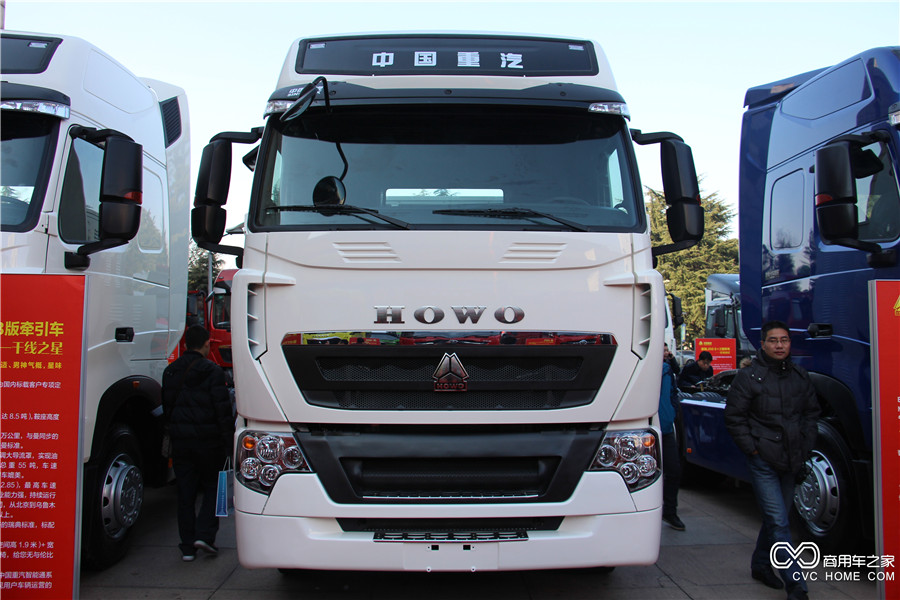 2016中國(guó)重汽商務(wù)年會(huì)展車(chē) 豪沃T7H 6*4 13升LNG牽引車(chē)
