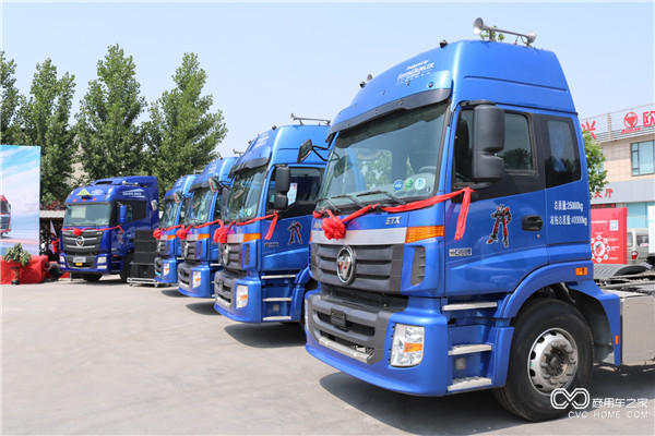 歐曼全新一代?；愤\(yùn)輸車.JPG