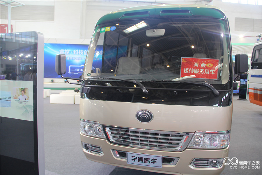 2016北京道路運(yùn)輸展  宇通T7商務(wù)車(chē)