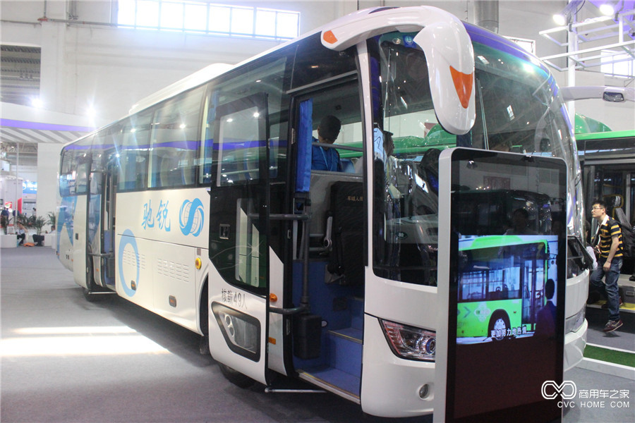 2016北京道路運(yùn)輸展 宇通純電動(dòng)E10團(tuán)體版