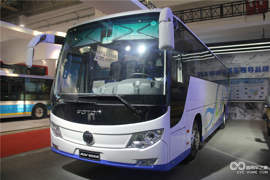 2016北京道路運(yùn)輸展 福田歐輝11米混動(dòng)城間客車(chē)