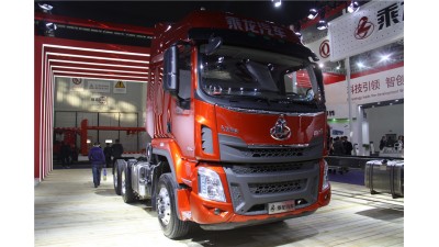 東風(fēng)柳汽乘龍H5 6*4牽引車(chē) 375馬力