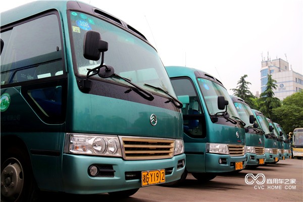 4_130車輛全部投入使用，每小時運力可達2000人.JPG