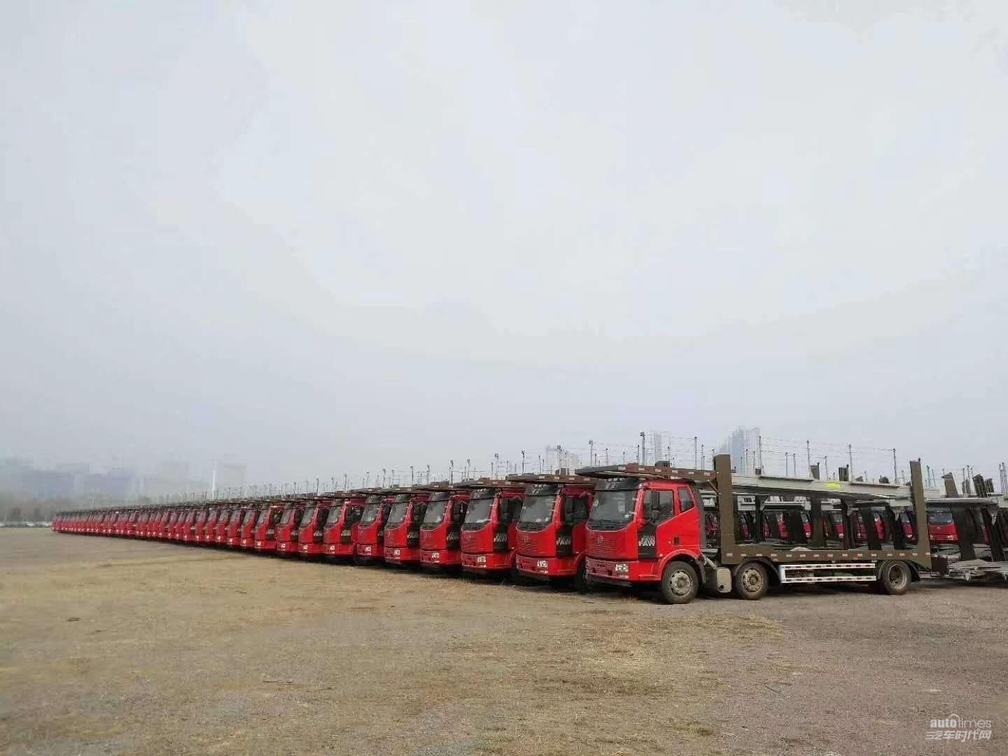 超長(zhǎng)車(chē)退出！合規(guī)的中置軸車(chē)輛運(yùn)輸車(chē)，找長(zhǎng)久