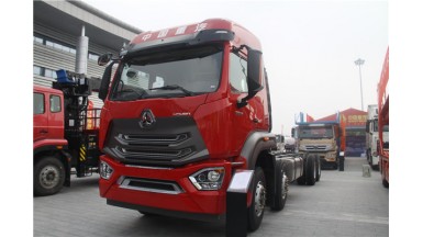中國(guó)重汽 豪瀚新N7G 440馬力載貨車(chē)底盤(pán)