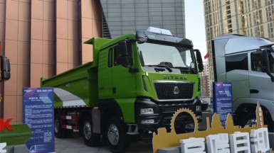 中國(guó)重汽 汕德卡G7S 8X4自卸車(chē)